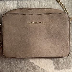 Michael Kors Jet Set Travel Crossbody Bag